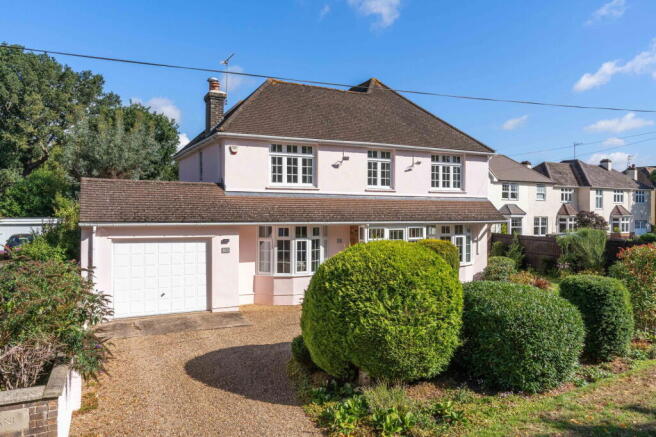 4 bed property, in Great Amwell, £1,450,000