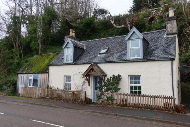 3 bed property, in Lochcarron, £150,000