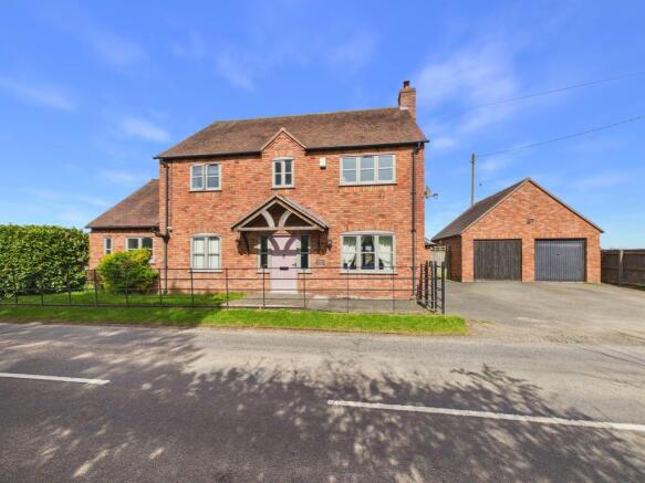 3 bed property, in Humbers Lane, £500,000