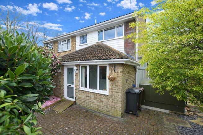 3 bed property, in Littlebourne Road, £325,000