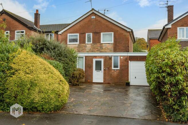 3 bed property, in Stocks Park Drive, £320,000