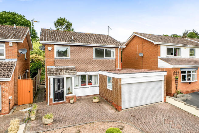 4 bed property, in Sandbourne Drive, £350,000
