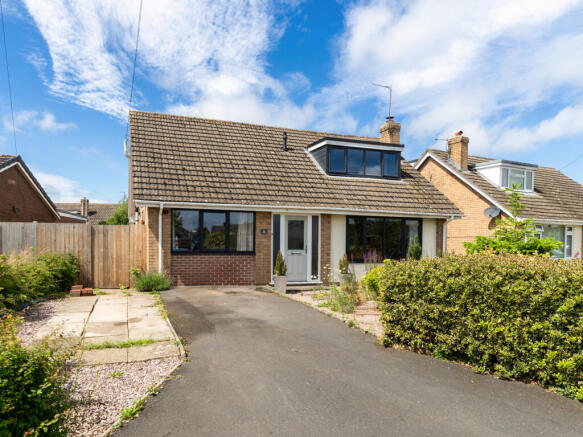 4 bed property, in Churchill Drive, £360,000