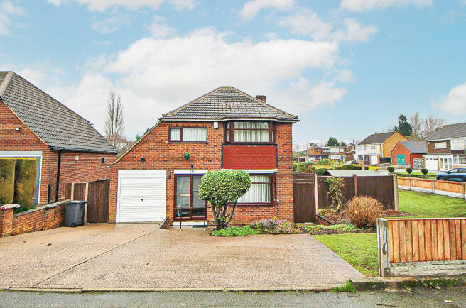 3 bed property, in Dovedale Road, £300,000