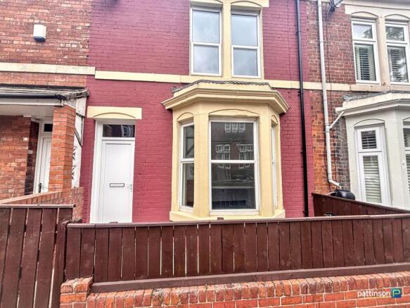3 bed property, in Tenth Avenue, £320,000