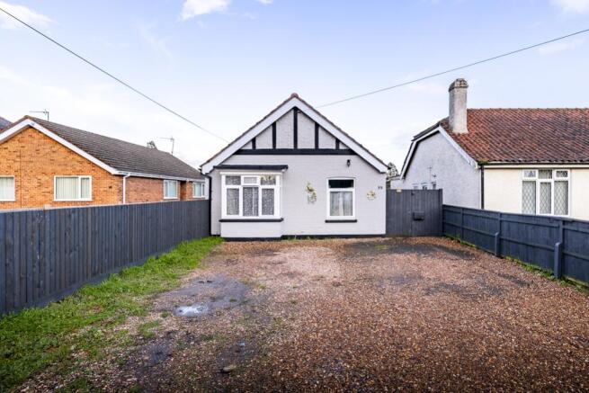 3 bed property, in Rosebery Avenue, £195,000