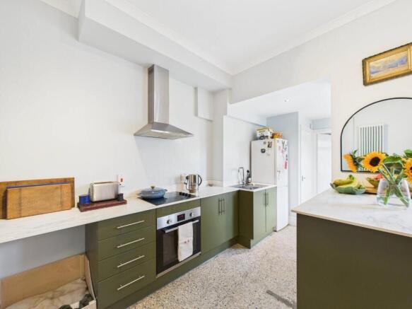 3 bed property, in Palmers Green, £675,000