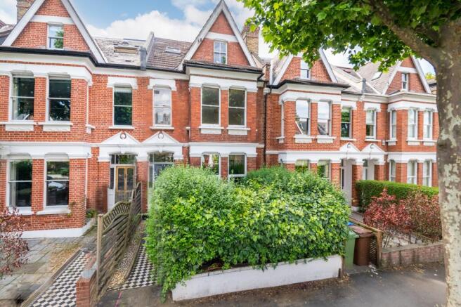 4 bed property, in 73 Beckwith Road, £750,000