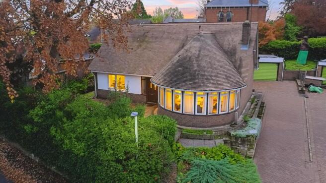 4 bed property, in Erddig Road, £349,950