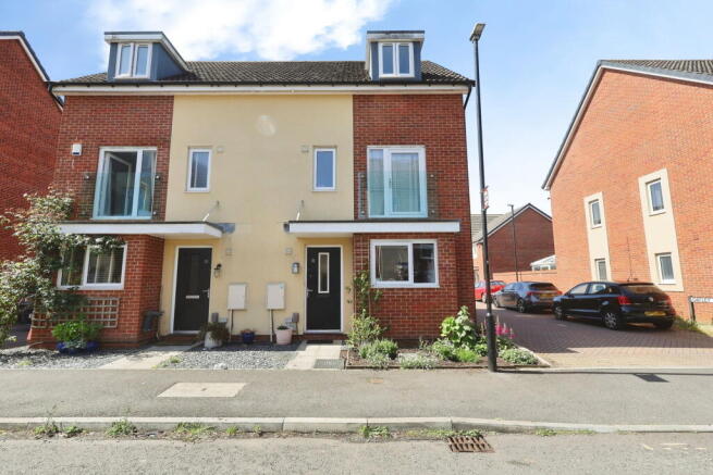 4 bed property, in Brentnall Way, £475,000