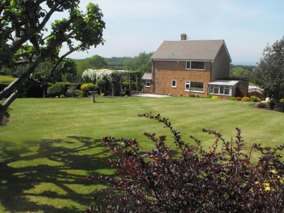 3 bed property, in Evesham Road, £695,000