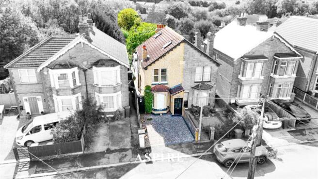 3 bed property, in Fairview Avenue, £390,000