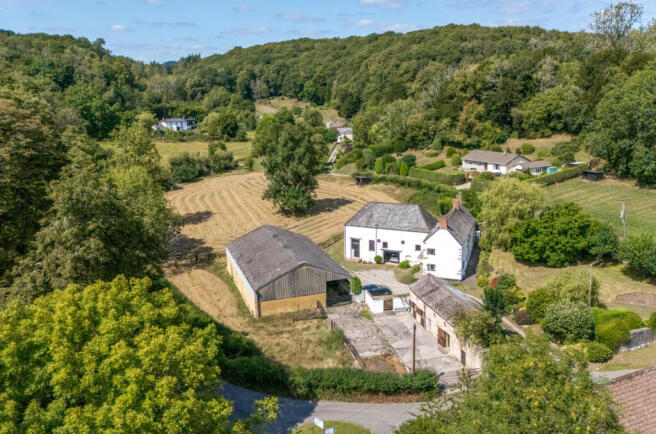 3 bed property, in Mounton, £950,000