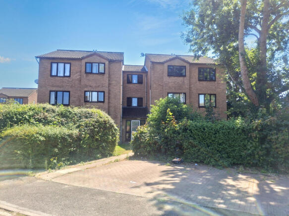 1 bed property, in 40 Coventry Close, £65,000