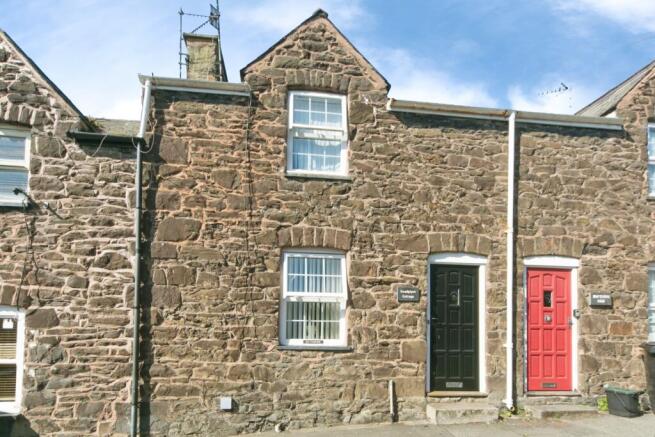 2 bed property, in Erskine Terrace, £235,000
