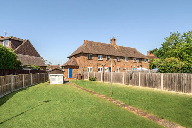 2 bed property, in Amberley Road, £315,000