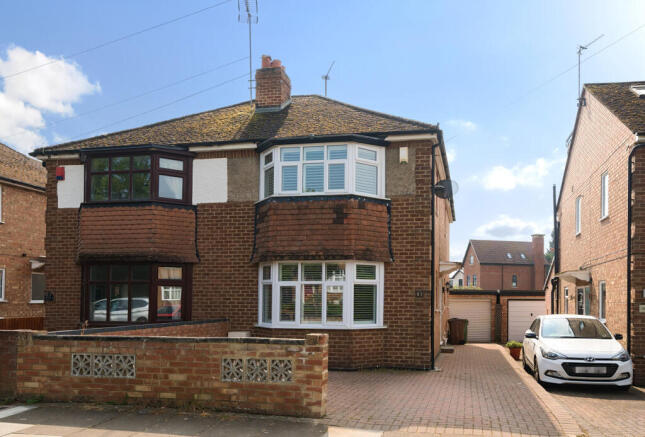 3 bed property, in Cleevemount Road, £450,000
