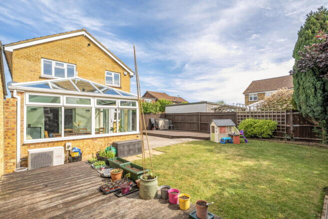 4 bed property, in Hamelin Road, £550,000