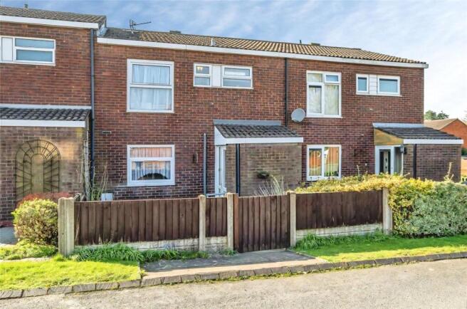 2 bed property, in Easmore Close, £190,000