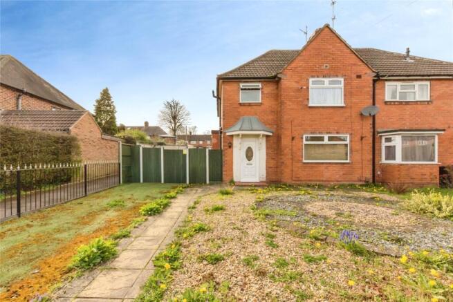 3 bed property, in Clayton Road, £250,000