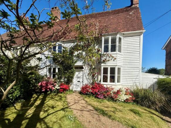 5 bed property, in Main Street, £575,000