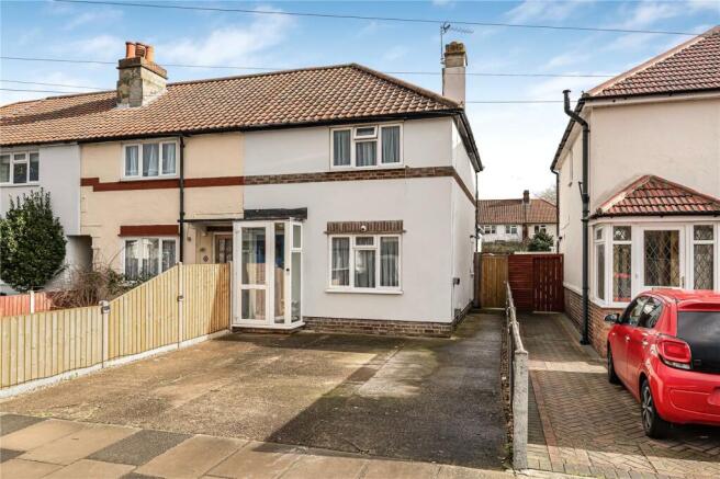 2 bed property, in Warburton Road, £550,000