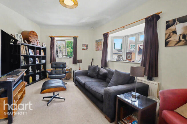 3 bed property, in Junction Place, £350,000