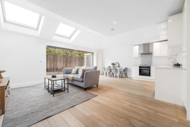 2 bed property, in Byrne Road SW12, £850,000