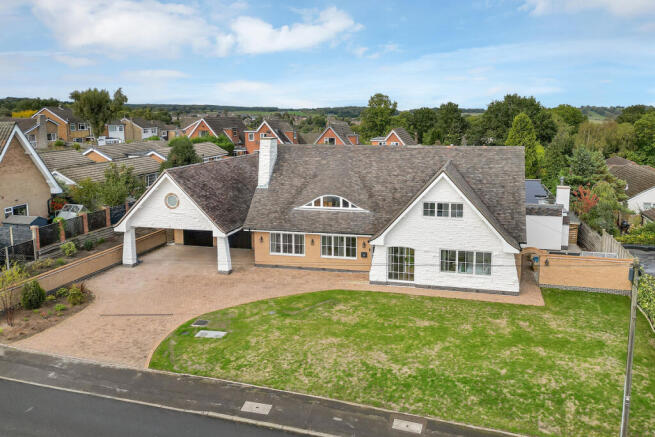 5 bed property, in Fishpool Lodge, £1,000,000