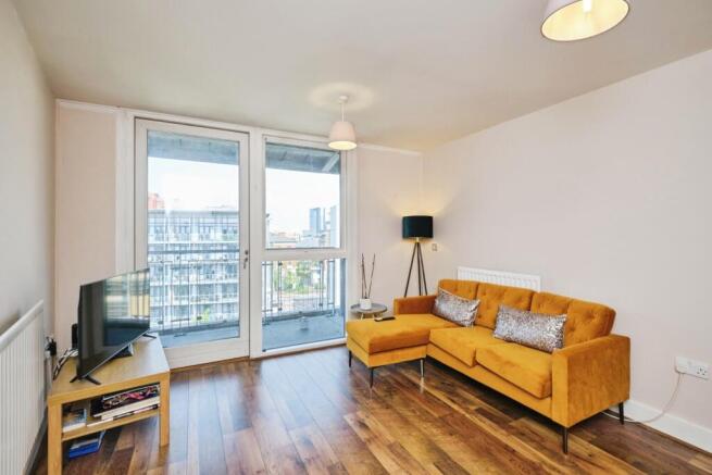 2 bed property, in Longleat Avenue, £155,000