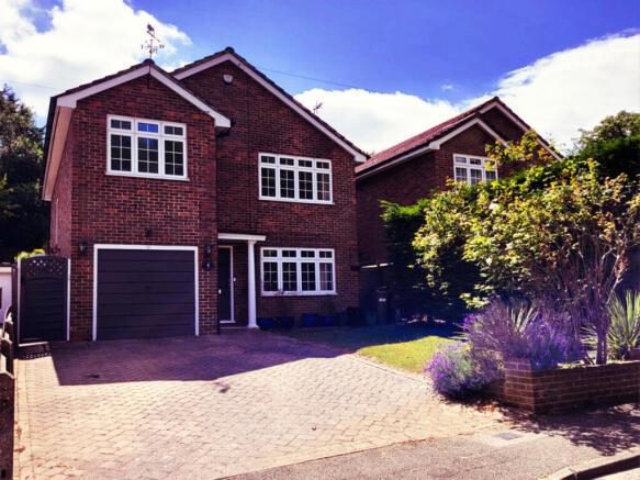 4 bed property, in Kings Road, £625,000