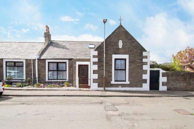 3 bed property, in Albert Street, £250,000