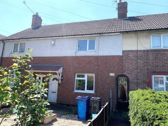 2 bed property, in Roberts Avenue, £85,000