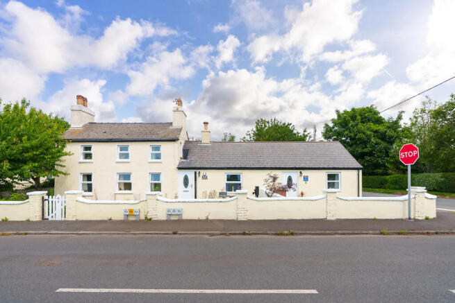3 bed property, in The Old Smithy, £480,000