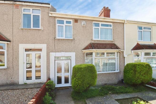 3 bed property, in Heather Close, £280,000