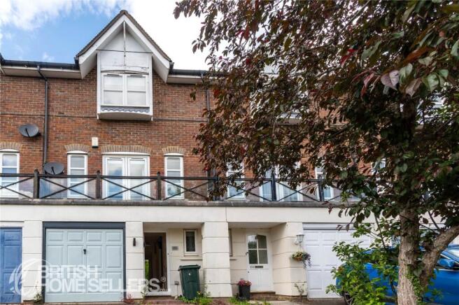 3 bed property, in Mill Court, £355,000