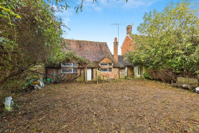 3 bed property, in Worthing Road, £400,000