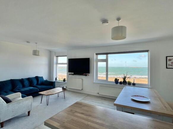 3 bed property, in Beach Terrace, £445,000
