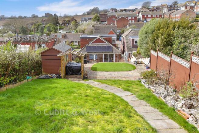 4 bed property, in Falmer Gardens, £500,000