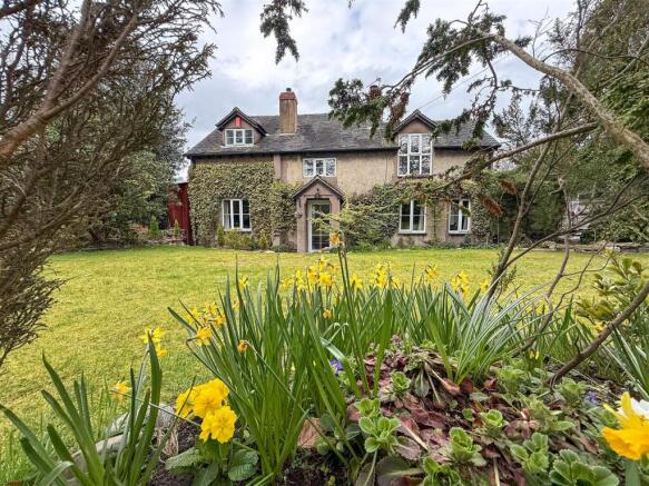 3 bed property, in Astbury Lane Ends, £475,000