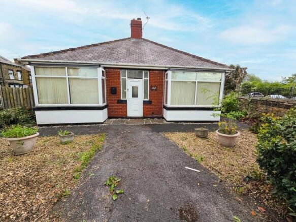 2 bed property, in Dodworth Road, £185,000