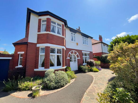 4 bed property, in Irton Road, £450,000