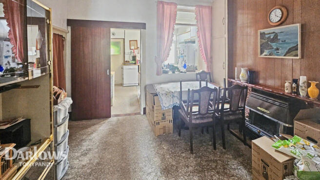3 bed property, in Ynyswen Road, £125,000