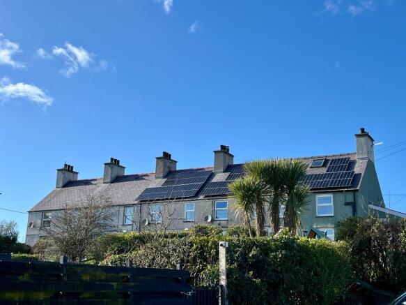 2 bed property, in Bryn Refail, £145,000