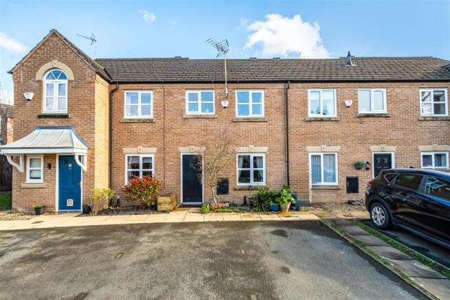 3 bed property, in Winston Way, £175,000