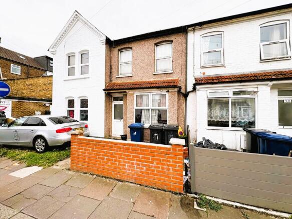 3 bed property, in Dagmar Road, £469,950