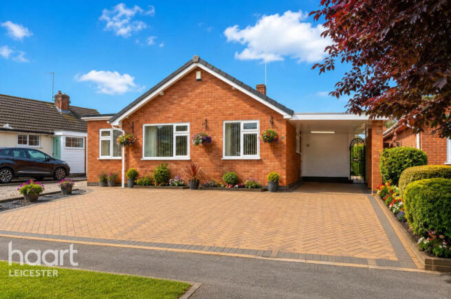 3 bed property, in Chestnut Road, £325,000