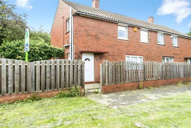 3 bed property, in Bentley Close, £160,000