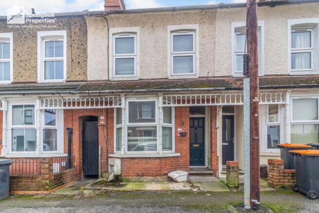 3 bed property, in Waterlow Road, £225,000