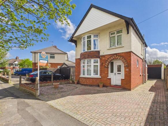 3 bed property, in Wellsprings Road, £375,000